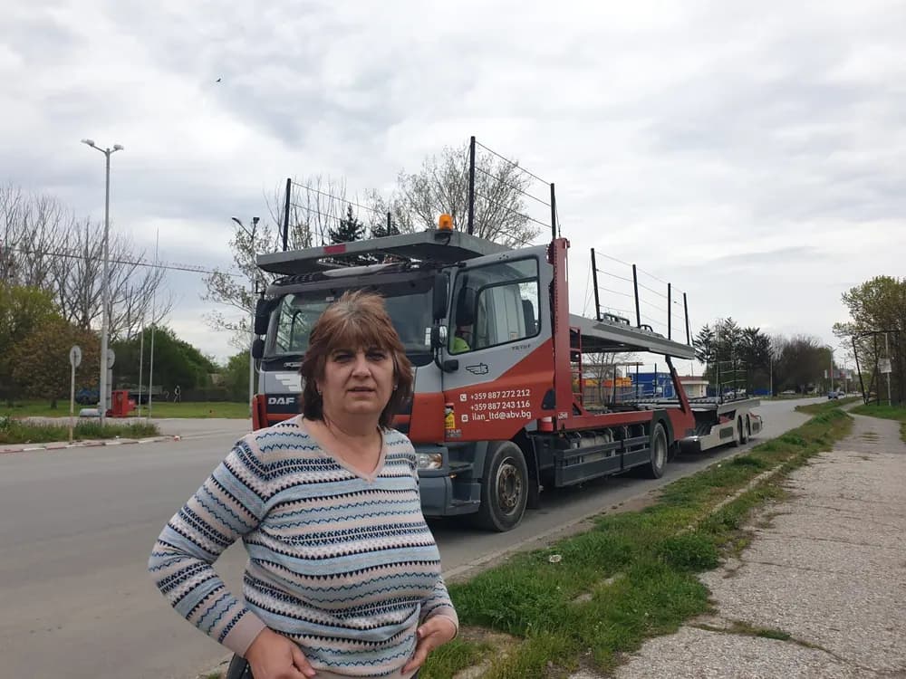 Kierowca ciężarówki w trasie